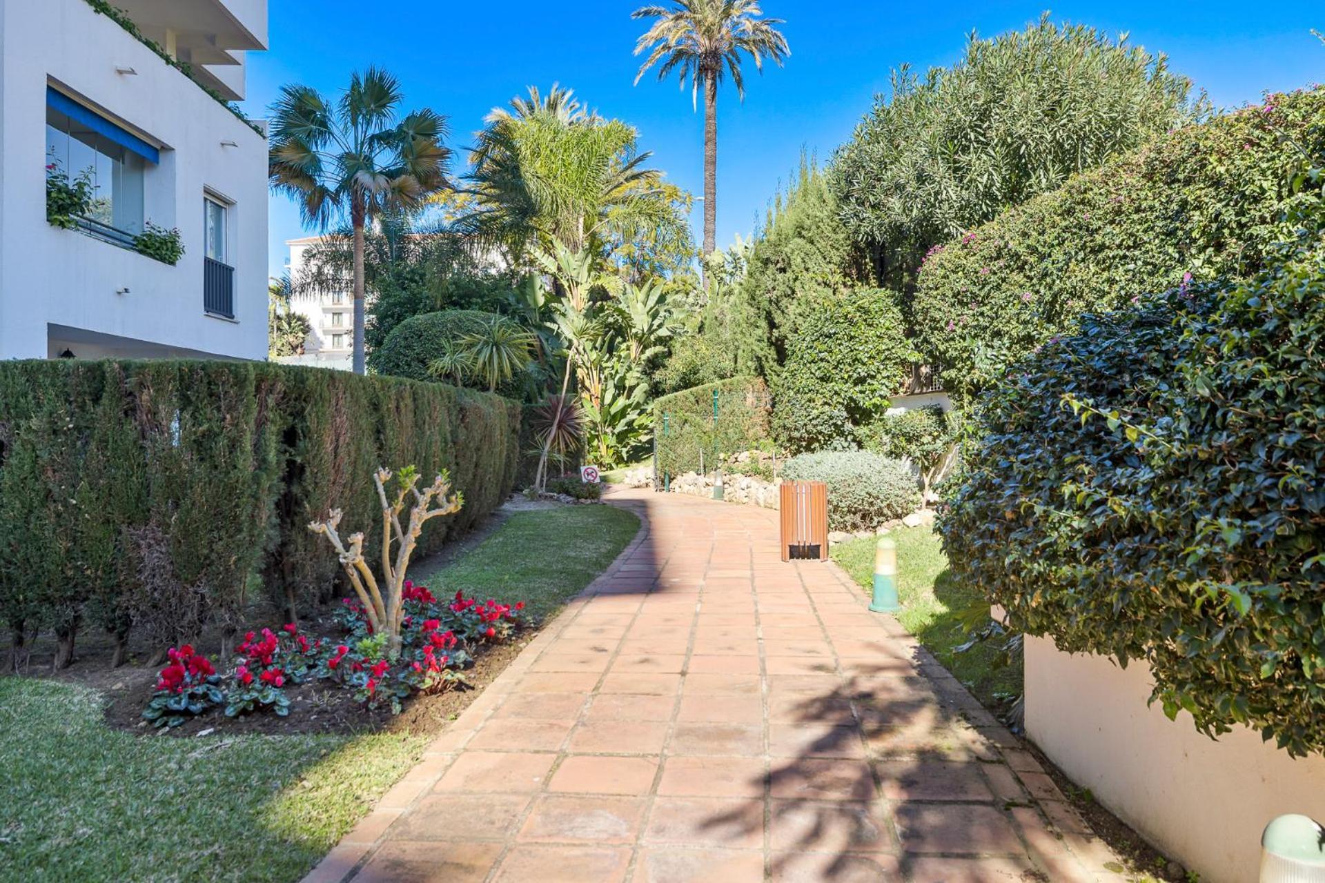 Charming And Spacious Apartment In Medina Garden - Puerto Banus ماربيا المظهر الخارجي الصورة